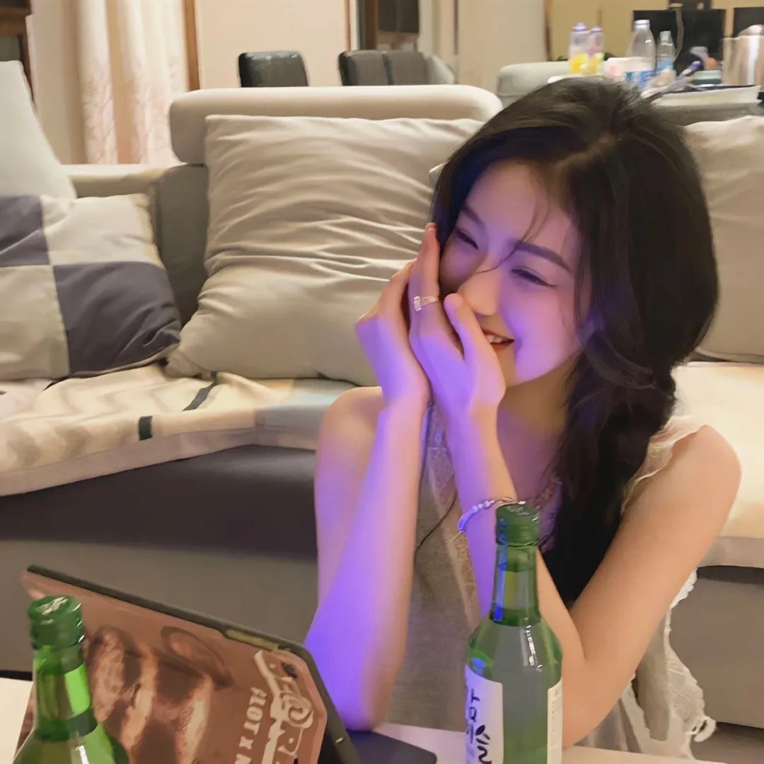 一线女星与神秘男子同车离开，公司火速否认，72小时持续发酵